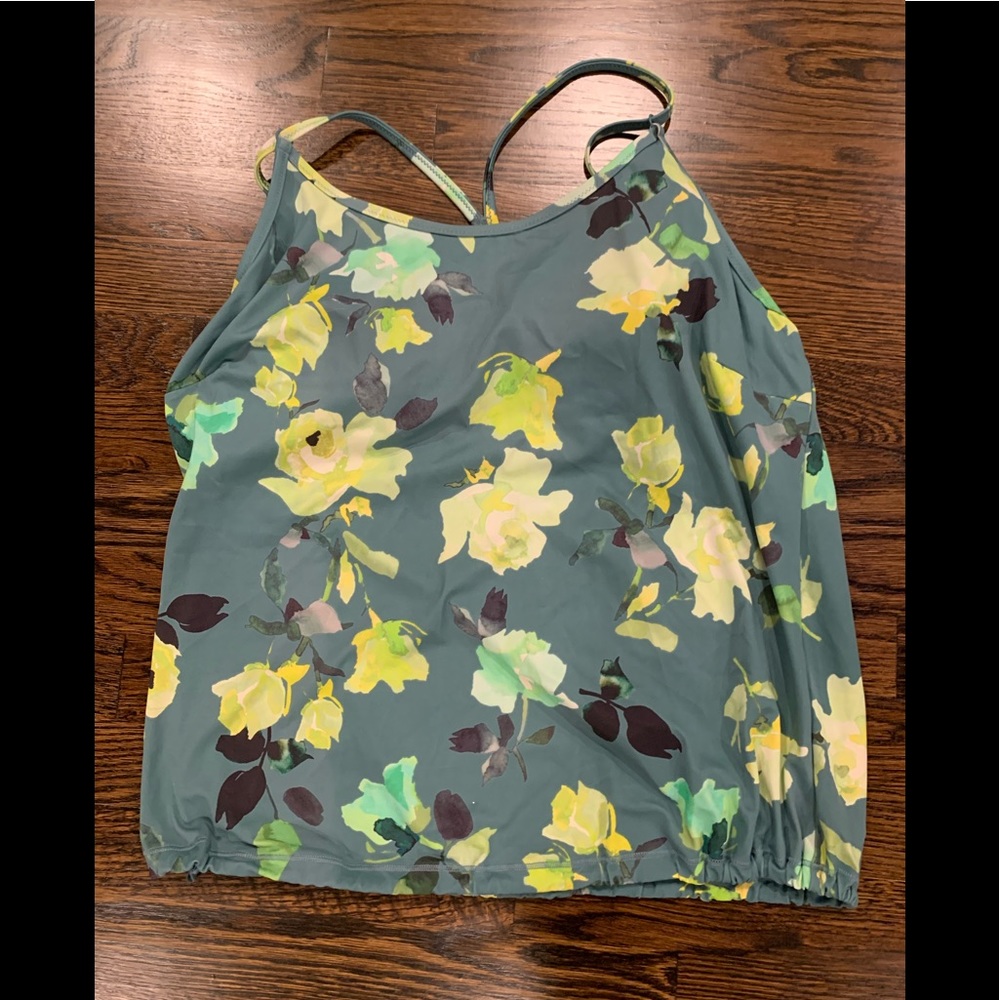 EUC Athleta blousy floral tankini